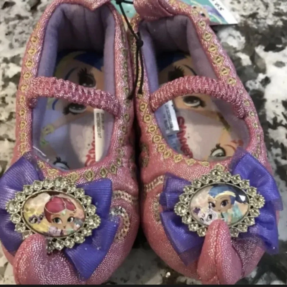 Shimmer & Shine Toddler Girls Super  Cute Genie Slippers Small 5/6 NWT